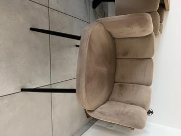 Eetkamerstoelen  beschikbaar voor biedingen