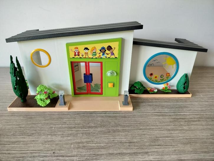 Playmobil Kinderdagverblijf + speeltuin, Kinderen en Baby's, Speelgoed | Playmobil, Zo goed als nieuw, Complete set, Ophalen