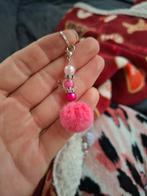 Mooie Lucky charm met roze pomponnetje, Animaux & Accessoires, Chevaux & Poneys | Brides & Harnachement, Enlèvement ou Envoi