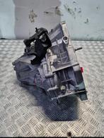 VERSNELLINGSBAK Dacia Duster (SR) (01-2017/-) (tl8b014), Gebruikt, Dacia