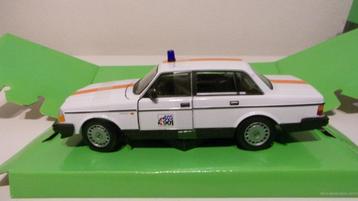 VOLVO 240GL GENDARMERIE BELGE.1/24 NEUVE beschikbaar voor biedingen