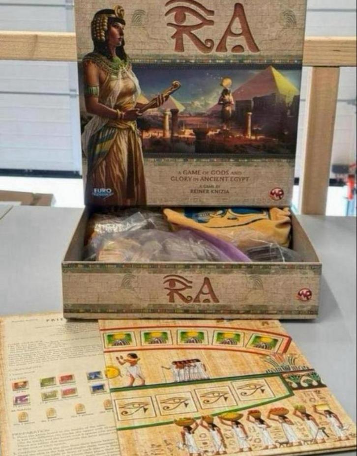 RA Game of Gods and Glory in Ancient Egypt + uitbreiding set, Hobby en Vrije tijd, Gezelschapsspellen | Bordspellen, Zo goed als nieuw
