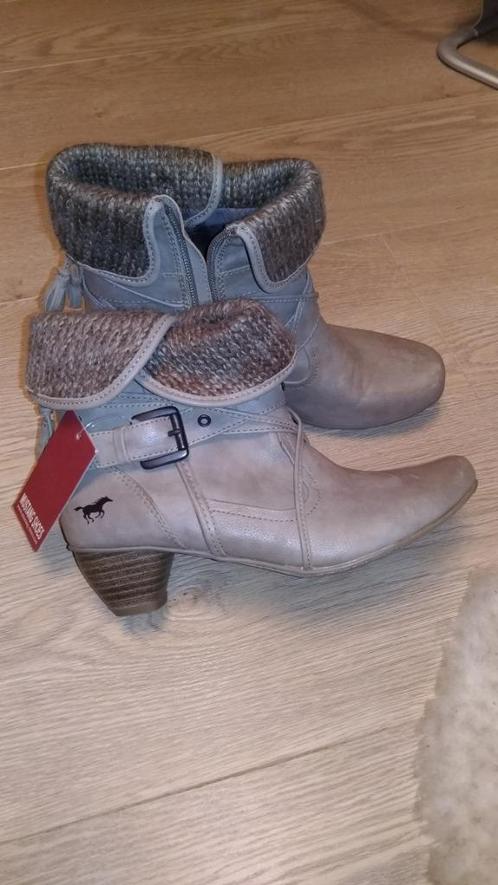 Bottes New Mustang - taille 36 - taupe/beige - doublées, Vêtements | Femmes, Chaussures, Neuf, Boots et Botinnes, Beige, Envoi