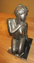 BEELD OP SOKKEL NAAKTE VROUW BRONS ?BRONSGEPATINEERD? A PAOR, Antiek en Kunst, Kunst | Beelden en Houtsnijwerken, Ophalen