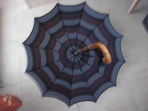 3 parapluies vintage, Bijoux, Sacs & Beauté, Parapluies, Utilisé, Autres couleurs, Enlèvement ou Envoi