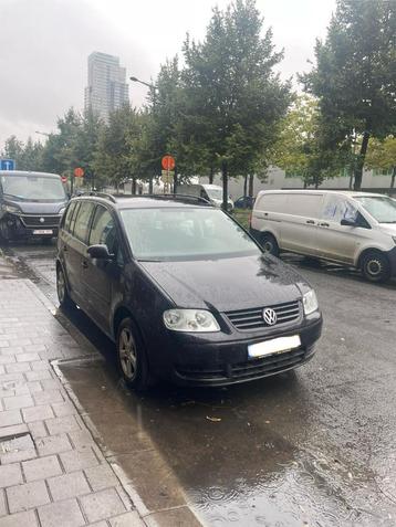 Volkswagen Touran 1.6  essence Pour pièces  disponible aux enchères