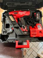 Cloueuse Milwaukee m18, Bricolage & Construction, Outillage | Autres Machines, Comme neuf