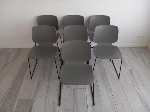 7 design stoelen Pedrali, Huis en Inrichting, Stoelen, Zo goed als nieuw, Vijf, Zes of meer stoelen, Kunststof, Metaal, Grijs