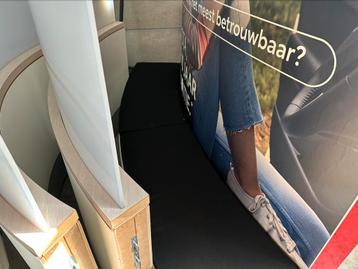 Toog met tv en magneet reclame, Enlèvement, Utilisé, Aménagement