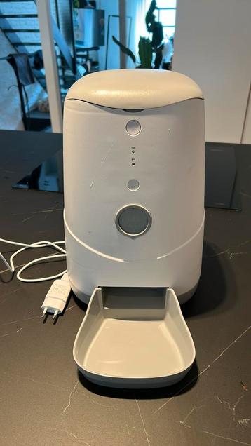 Talo automatische voerbak beschikbaar voor biedingen