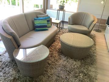 Wicker tuinmeubelset beschikbaar voor biedingen
