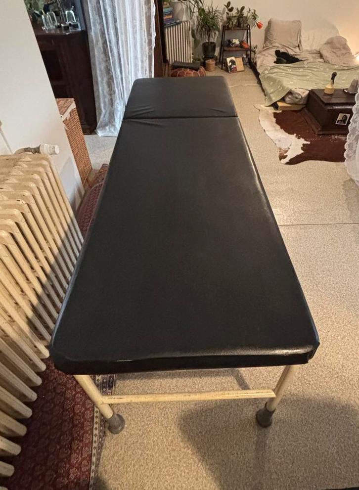 Verstelbare behandeltafel / massagetafel – metalen frame, Sports & Fitness, Produits de massage, Table de massage, Enlèvement