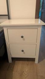 2 Ikea Hemnes nachtkastjes, Huis en Inrichting, Ophalen, Zo goed als nieuw
