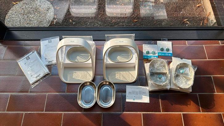 Pet feeder (sure feed) - voedingsbak voor katten, Dieren en Toebehoren, Katten-accessoires, Zo goed als nieuw, Ophalen