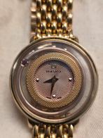 Montre Versace pour femme, Enlèvement