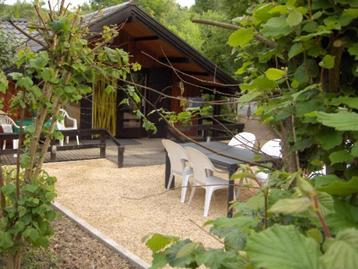 TE HUUR VAKANTIE CHALETS IN DE ARDENNEN 4 & 6 PERSONEN  disponible aux enchères