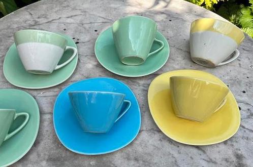 Kopjes en schoteltjes Boch Miami Prestige pastel, Antiek en Kunst, Antiek | Servies los, Ophalen of Verzenden