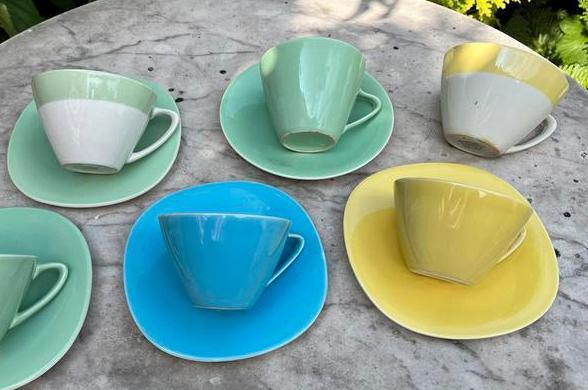 Kopjes en schoteltjes Boch Miami Prestige pastel, Antiek en Kunst, Antiek | Servies los, Ophalen of Verzenden