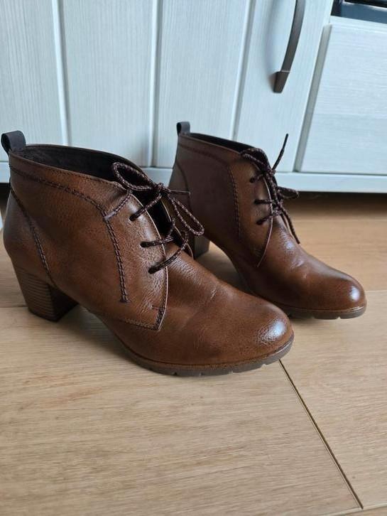 Marco Tozzi enkellaarzen met hak maat 42 nooit gedragen, Kleding | Dames, Schoenen, Nieuw, Ophalen of Verzenden