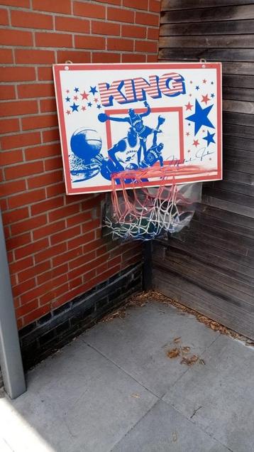 basketbal ring beschikbaar voor biedingen