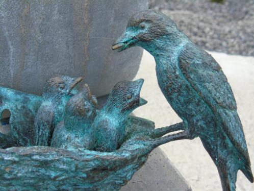 statue d un nid d hirondelles a fixer au mur en bronze ., Jardin & Terrasse, Décoration murale de jardin, Neuf, Enlèvement ou Envoi