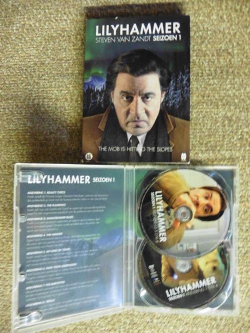 Lilyhammer Serie 1 (2 dvd Boxset)        Nieuwstaat, CD & DVD, DVD | TV & Séries télévisées, Comme neuf, Thriller, Coffret, À partir de 16 ans