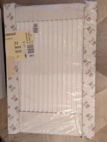 Radiator Henrad H900 X L600 + beugels + kraanset  (NIEUW) beschikbaar voor biedingen