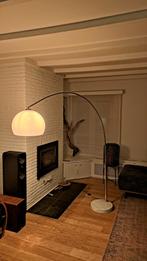 Lampe à arc design sur repose-pieds en marbre blanc massif, Maison & Meubles, Lampes | Lampadaires, Enlèvement