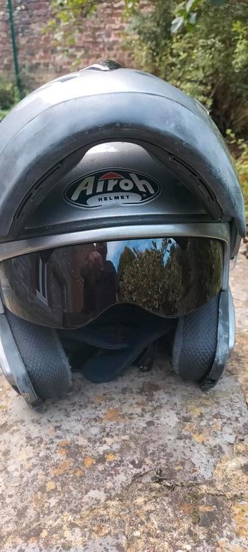 Casque de moto  disponible aux enchères