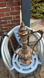 Antieke grote koperen kan handwerk, Ophalen