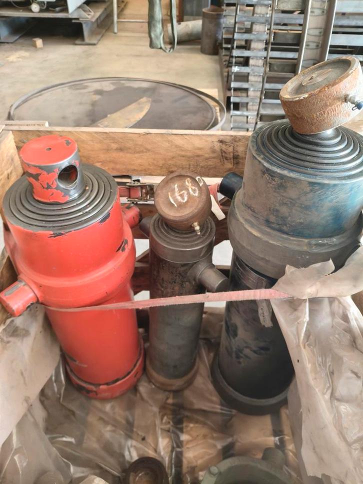 Diverse telescoop cilinders te koop, Doe-het-zelf en Bouw, Gereedschap | Machine-onderdelen en Toebehoren, Zo goed als nieuw, Ophalen of Verzenden