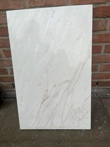 Marmer beschikbaar voor biedingen