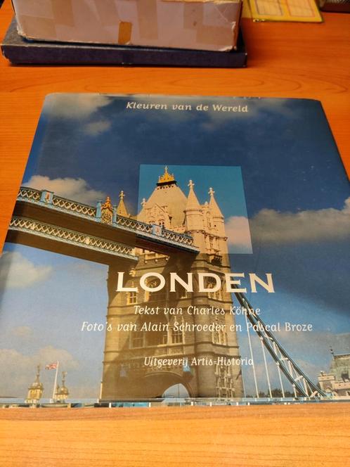 Livre - "Couleurs du monde : Londres" (Ch. Köhne), Livres, Livres Autre, Utilisé, Envoi