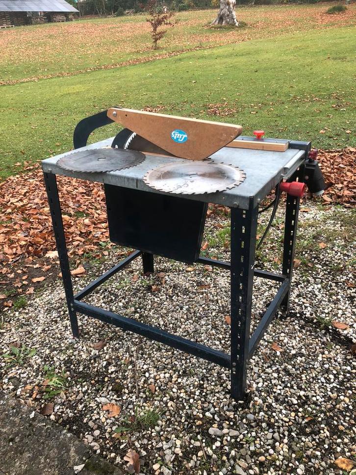 Table de scie circulaire 220v LUTZ avec 3 lames, 100mm prof., Bricolage & Construction, Outillage | Scies mécaniques, Utilisé