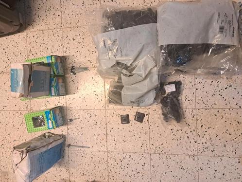 Schroeven, bevesting en kapjes joris ide ral 7016, Doe-het-zelf en Bouw, IJzerwaren en Bevestigingsmiddelen, Nieuw, Schroeven