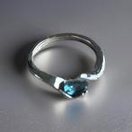 Ring 925 verzilverd blauwe zirkoon, Nieuw, 18 tot 19, Met kristal, Dame