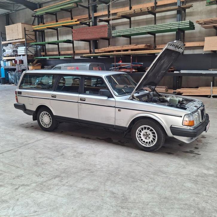 Volvo 240 diesel, Auto's, Volvo, Particulier, Diesel, Break, 5 deurs, Zilver of Grijs, Stof, Ophalen