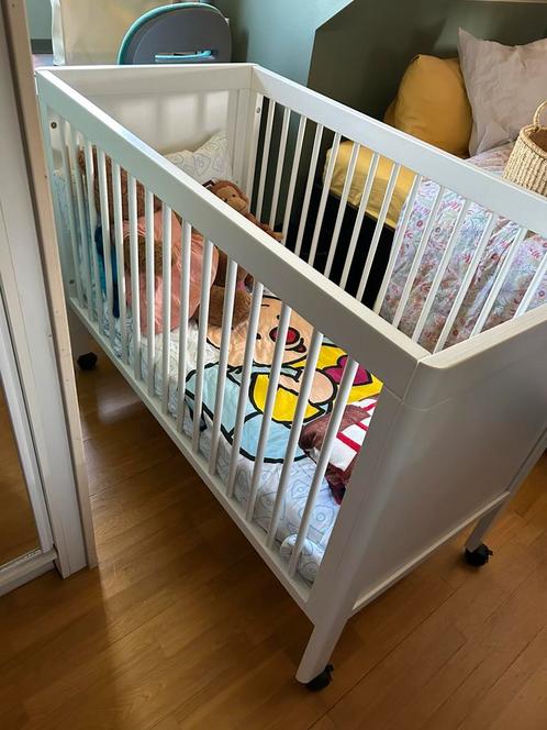 Babybedje op wieltjes 60x120cm, Kinderen en Baby's, Babywiegjes en Ledikanten, Zo goed als nieuw, Ophalen