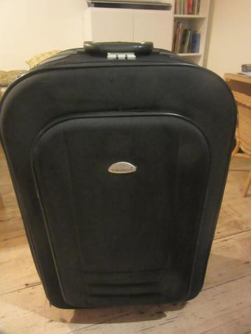 Grosse valise à roulette, bonne état. beschikbaar voor biedingen