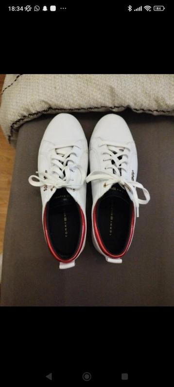 Sneakers Tommy Hilfiger beschikbaar voor biedingen