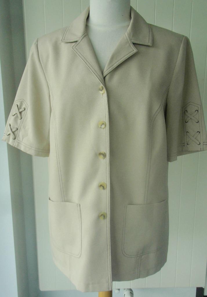 NIEUW Beige jas/blouse „DAMART” maat M, Kleding | Dames, Blouses en Tunieken, Nieuw, Maat 38/40 (M), Beige, Ophalen of Verzenden