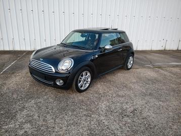 *Mini Cooper Benzine panoramisch dak *