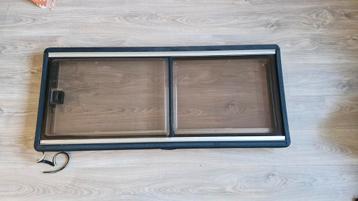 Groot camper/caravan raam 133x58cm