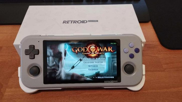 Retroid Pocket 3 + Grip (console d'émulation android), Consoles de jeu & Jeux vidéo, Consoles de jeu | Sony PSP, Comme neuf, PSP
