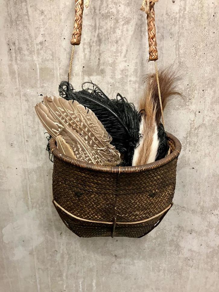 bruine Handgemaakte gevlochten schouder- jachttas mand, Handtassen en Accessoires, Tassen | Schoudertassen, Zo goed als nieuw