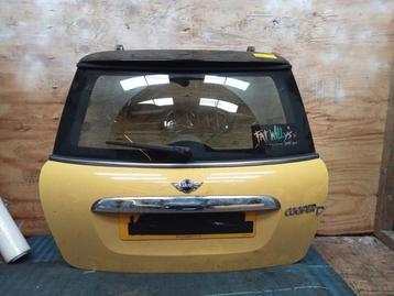 Achterklep van een Mini Cooper beschikbaar voor biedingen
