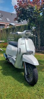 Lambretta V125 Special wit, Ophalen, Zo goed als nieuw