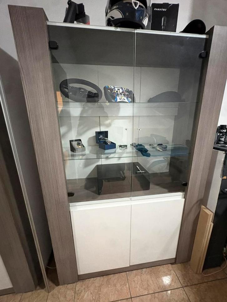 Vitrine a vendre, Maison & Meubles, Armoires | Vitrines, Utilisé, Avec porte(s), Verre, Enlèvement