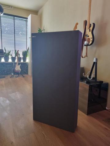 GIK Acoustics Monster Bass Trap with scatter plate beschikbaar voor biedingen