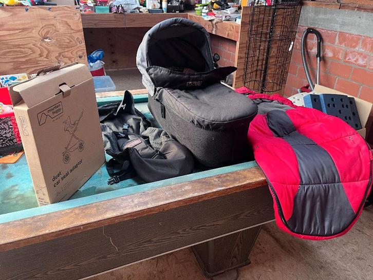 Mountain buggy duet, Enfants & Bébés, Buggys, Utilisé, Maxi-Cosi, Modèle duo, Protection de pluie, Dossier réglable, Couverture pieds